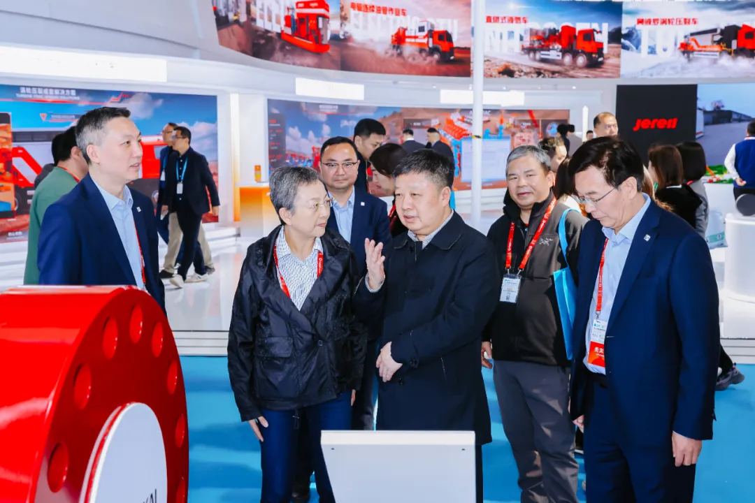 AI¸³ÄÜ¡¢ÂÌɫδÀ´£üÈËÉú¾ÍÊDz©ÑÞ·þÁÁÏà±±¾©cippeʯÓÍÕ¹(ͼ10) AI¸³ÄÜ¡¢ÂÌɫδÀ´£üÈËÉú¾ÍÊDz©ÑÞ·þÁÁÏà±±¾©cippeʯÓÍÕ¹(ͼ10)