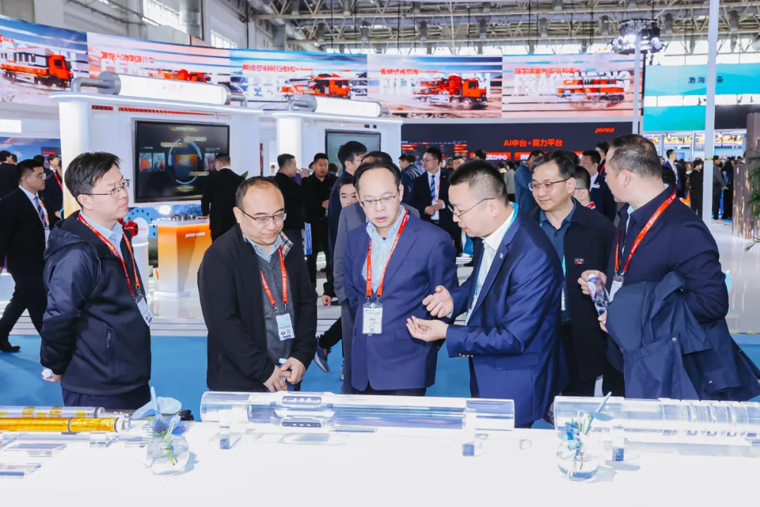 AI¸³ÄÜ¡¢ÂÌɫδÀ´£üÈËÉú¾ÍÊDz©ÑÞ·þÁÁÏà±±¾©cippeʯÓÍÕ¹(ͼ14) AI¸³ÄÜ¡¢ÂÌɫδÀ´£üÈËÉú¾ÍÊDz©ÑÞ·þÁÁÏà±±¾©cippeʯÓÍÕ¹(ͼ14)