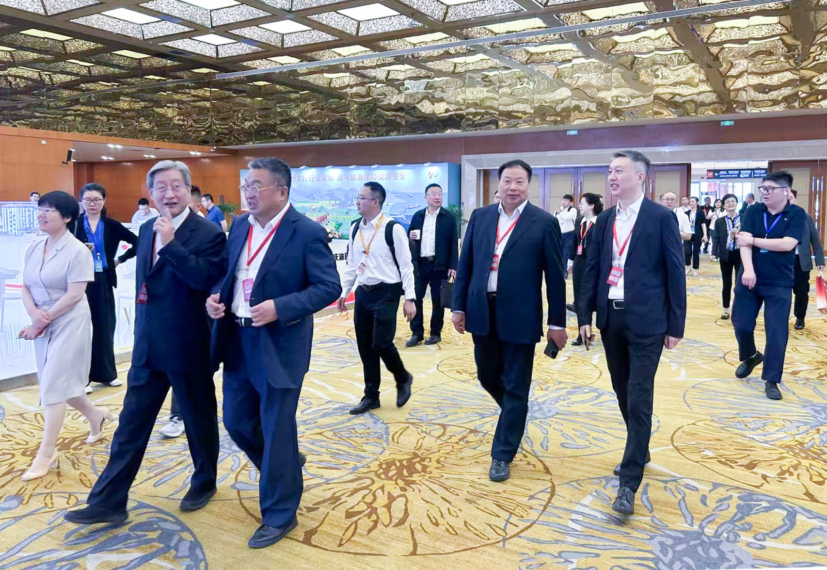 �������졢�Ƽ�ǿ�������������ǲ�������Ľ�ʯ��ʯ��ױ����ҵ�Ƽ�����߿Ƽ�����Ч��չ����(ͼ5)